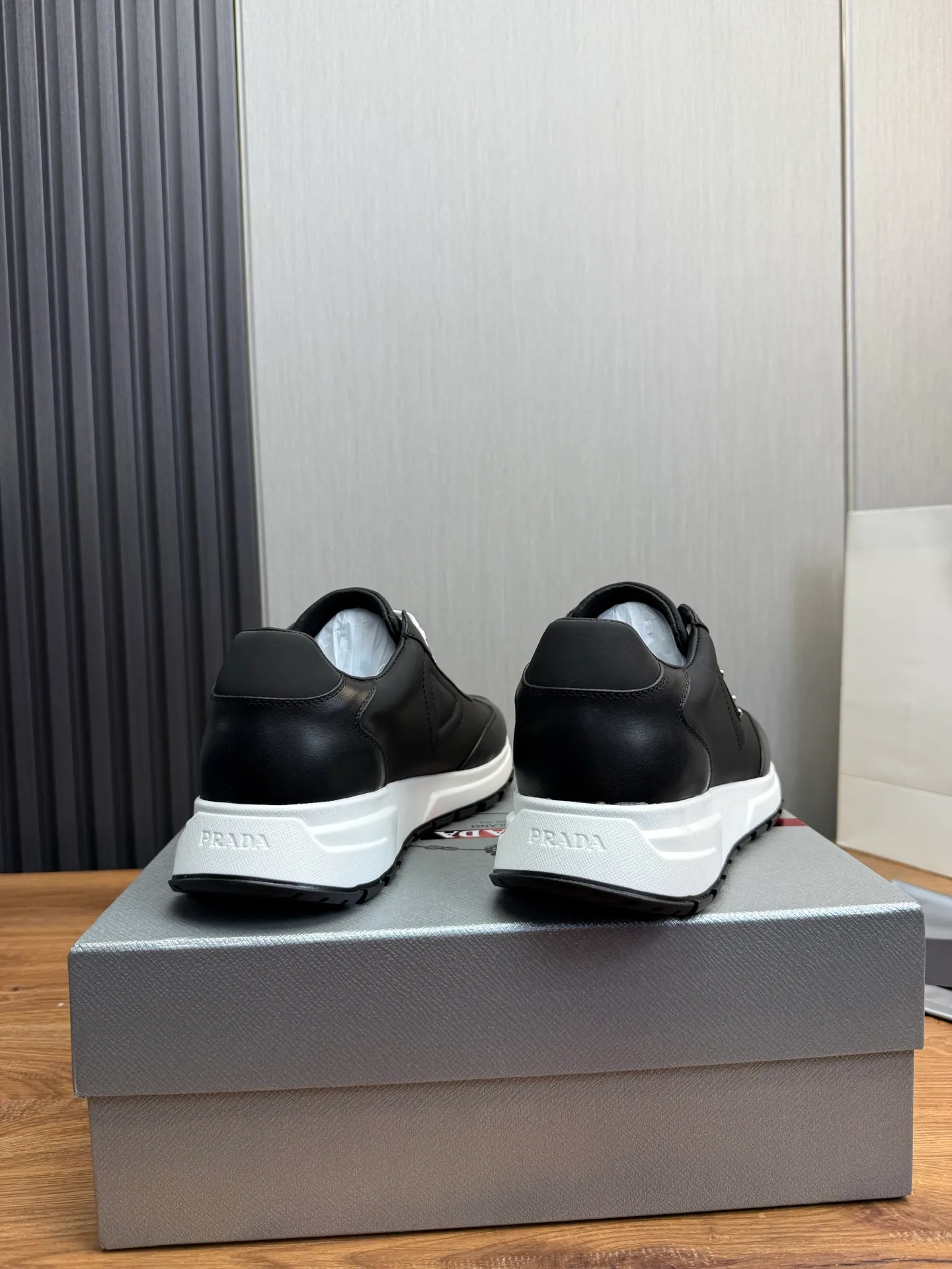 Men's shoes 💰560💰 [PRADA] Hot-selling men's shoes shipped 👏Official website synchronized ⬆️Original imported cowhide stitching waterproof fabric + cowhide lining, 1⃣️:1⃣️reproduction, original bottom, 38-45 (45. Customized, non-refundable)